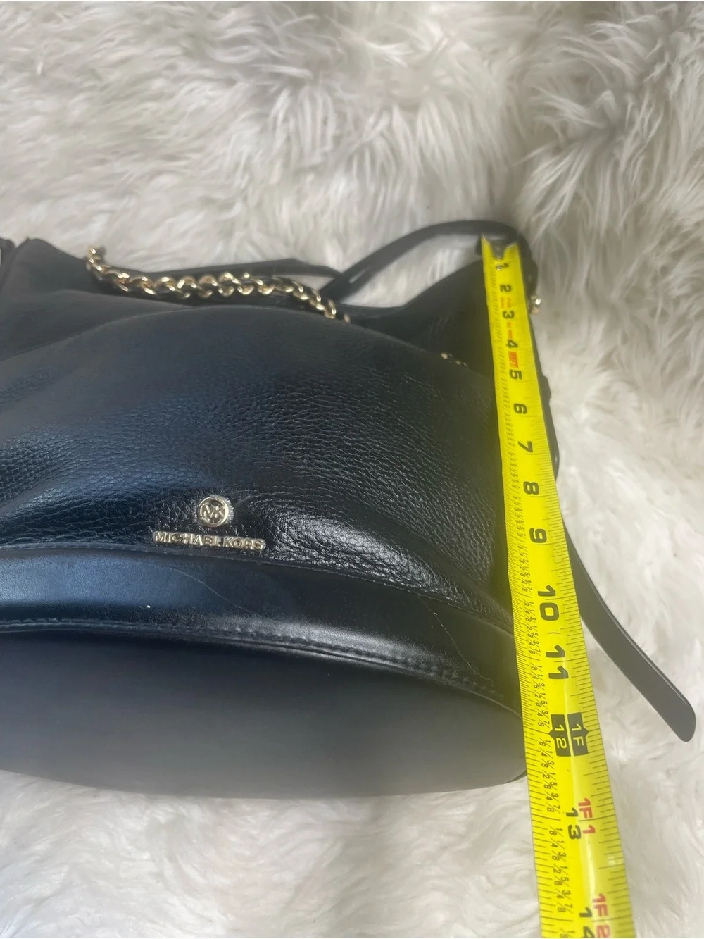 Michael Kors Black Leather Bucket style Shoulder Bag with Gold Chain Detail - Picture 8 of 15